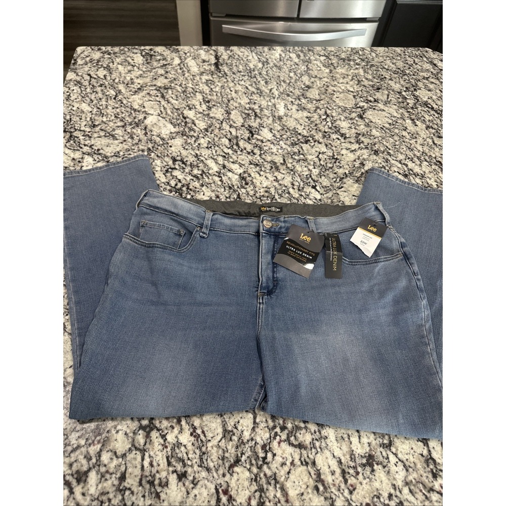 Lee Jeans Womens Size 22 Plus Instantly Slim Relaxed Fit Straight Hi Rise Denim
